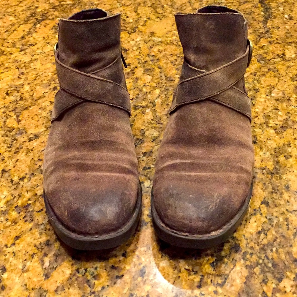 Born leather boots!